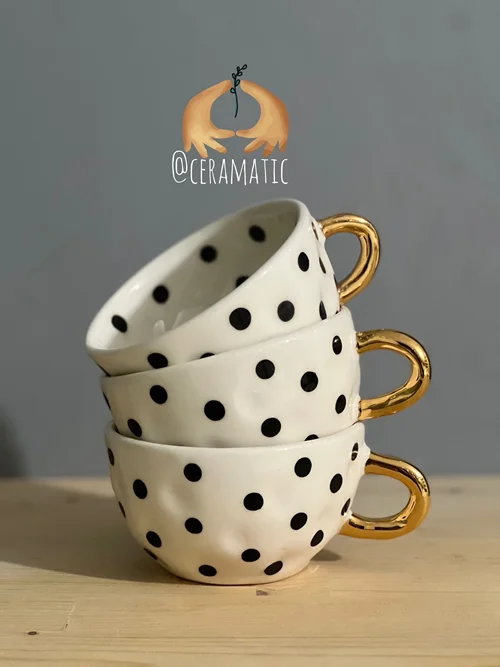 فنجان دفرمه خال خالی کوچک نیمه متراکم